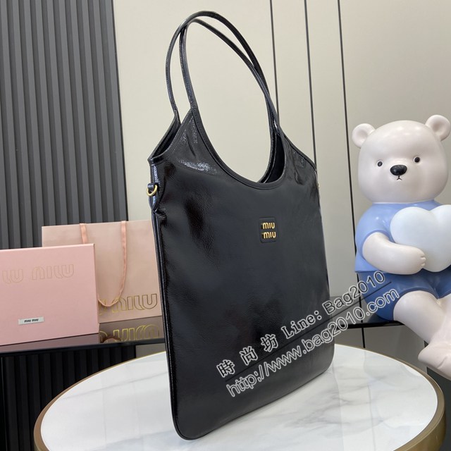 MIU MIU專櫃繆繆最新款Naplak漆面羊皮革托特包 jh2651型號：5BG231
